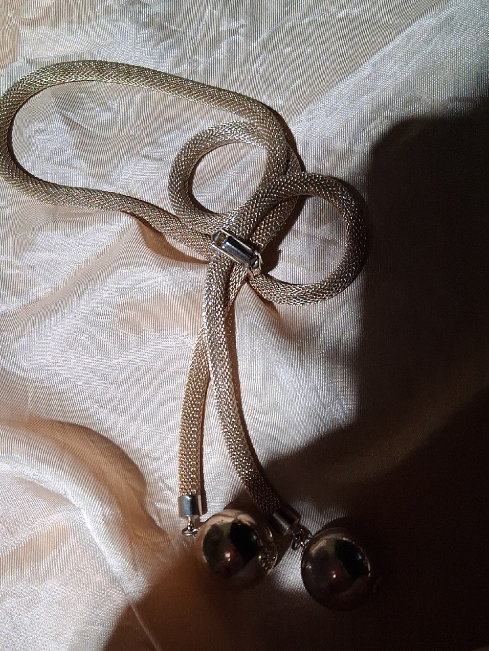 Mesh Neckless - Picture 2 of 3